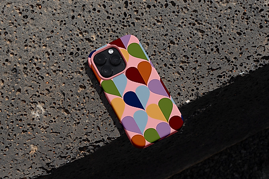 iPhone Özel Tasarım Lansman Telefon Kılıfı – Renkli ve Şık Koruma